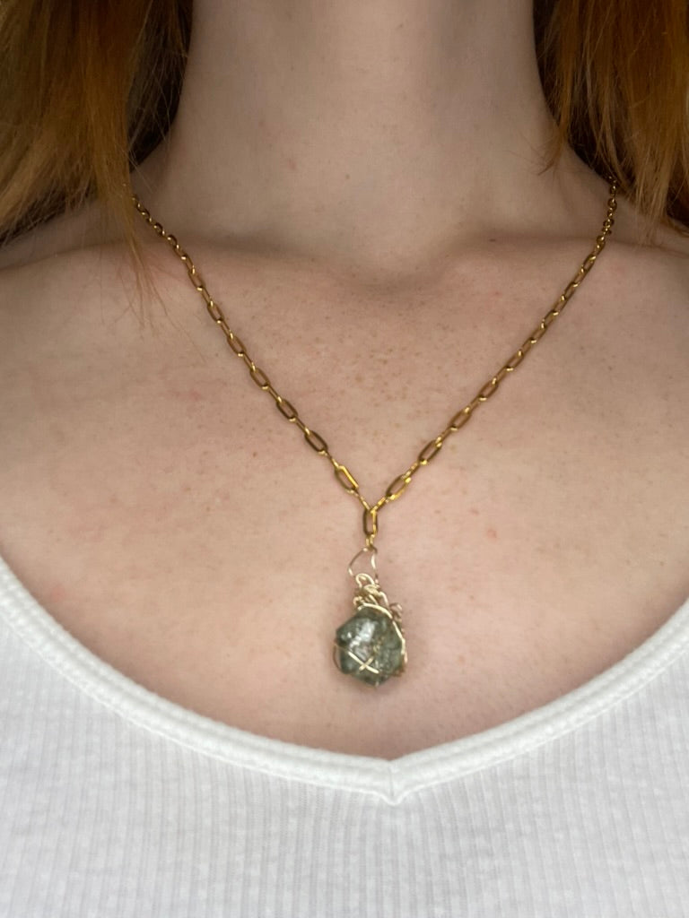 Des Éléments Petit Necklace